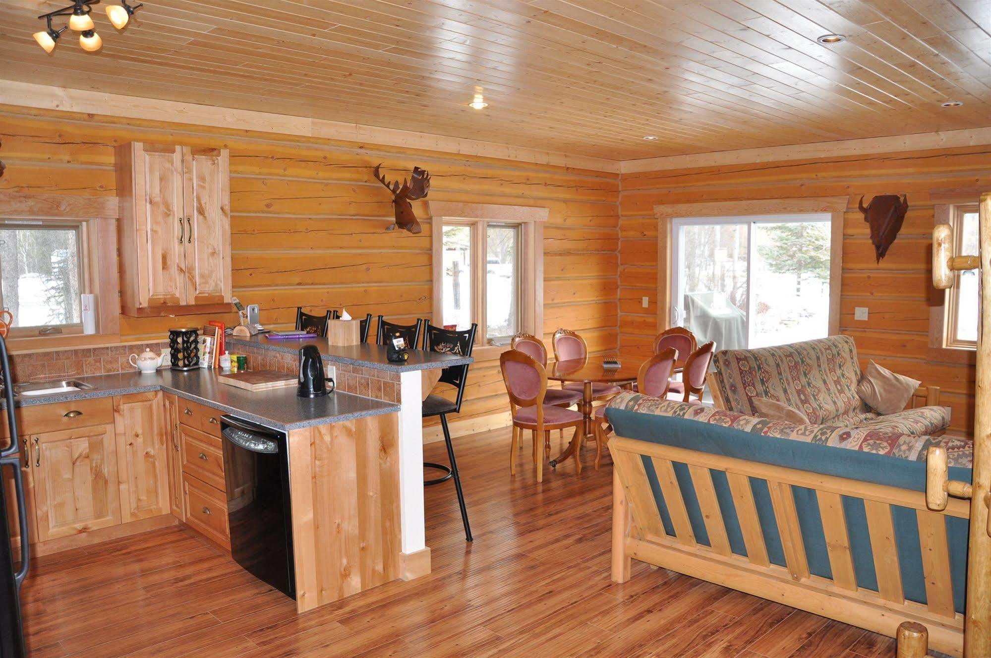 Kicking Horse Kabins Golden Exterior photo