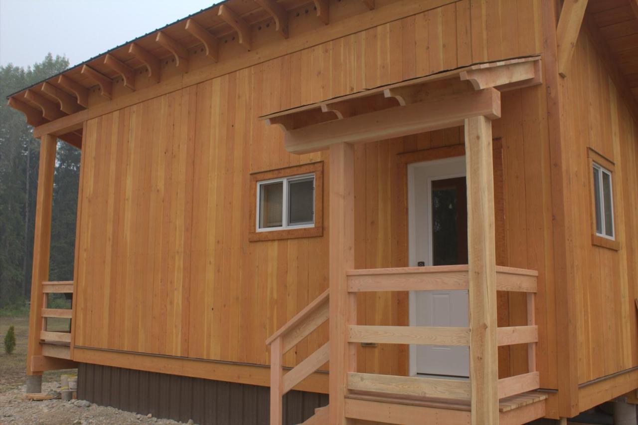 Kicking Horse Kabins Golden Exterior photo
