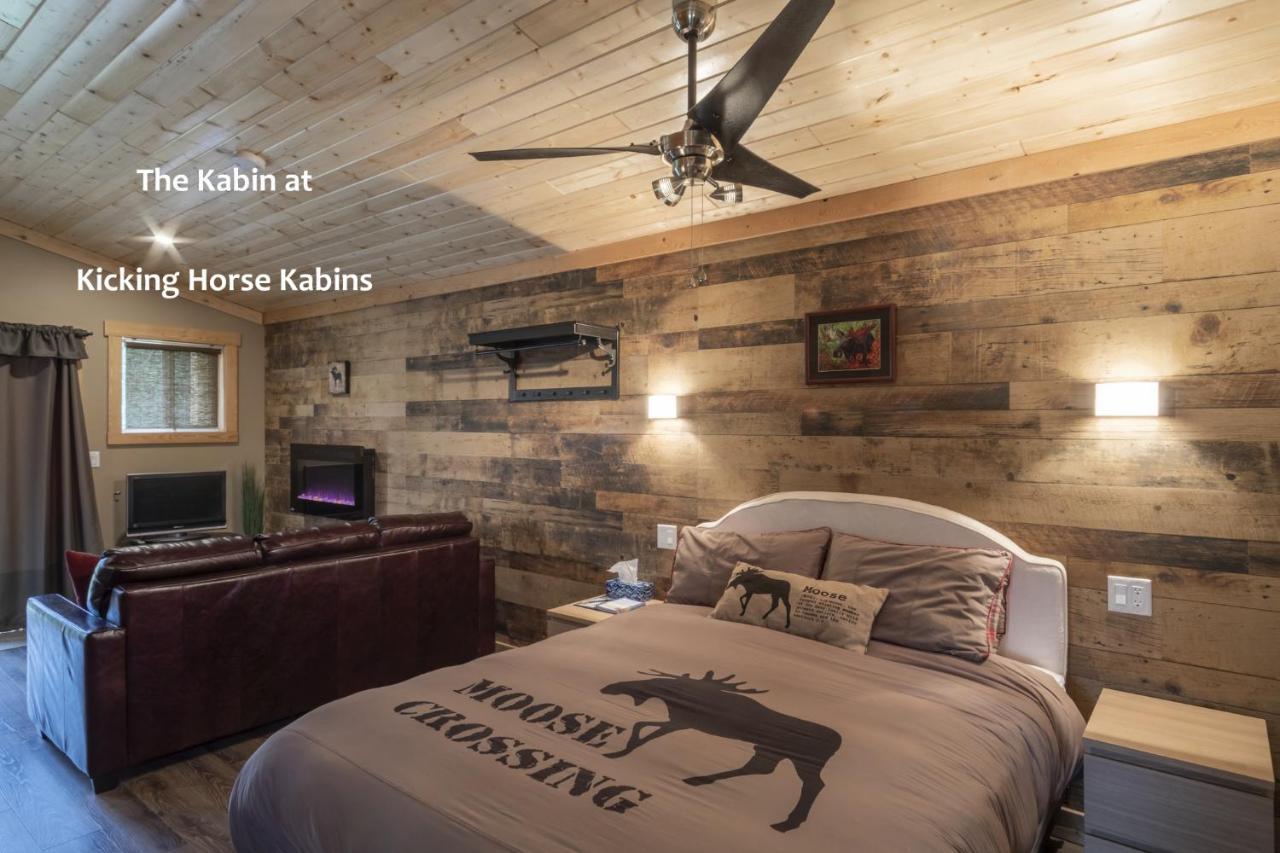 Kicking Horse Kabins Golden Exterior photo